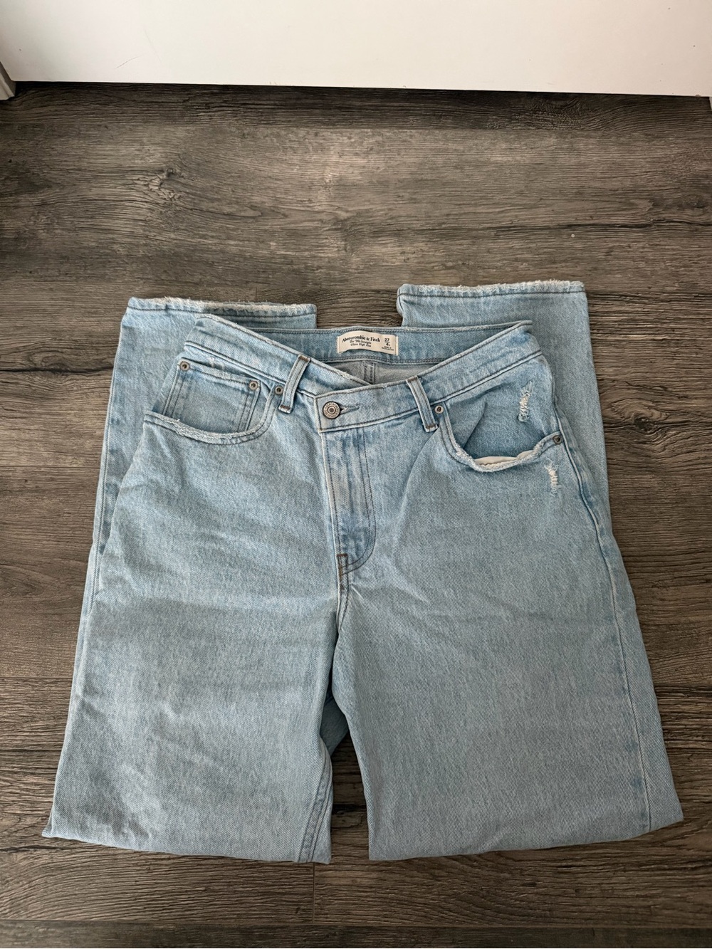 Abercrombie & Fitch 90s Straight Ultra High Rise Criss Cross Jeans 27/4S